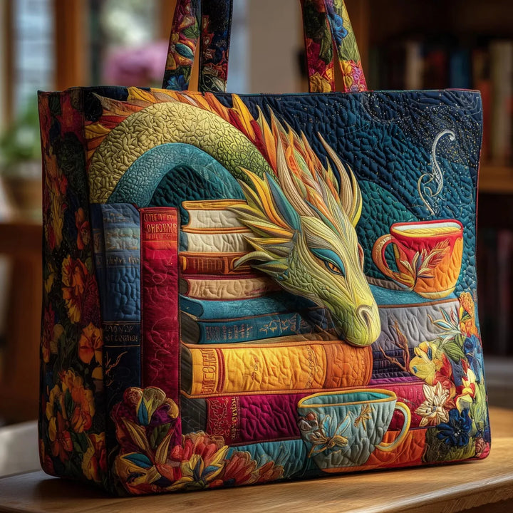Bolso Artesanal — Dragón Lector con Libros y Tazas