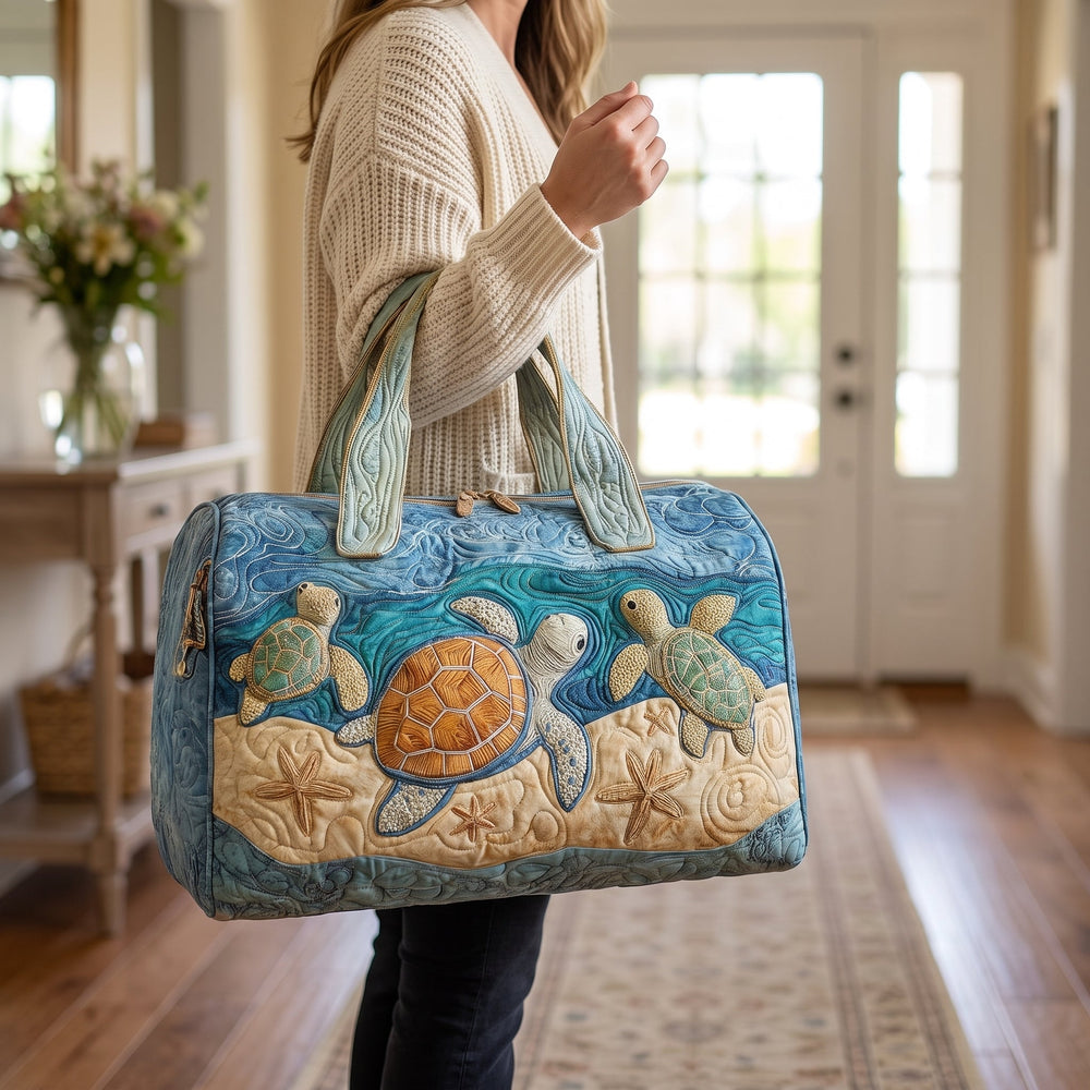 Bolso de Viaje Acolchado — Tortuguita Adorable: en uso
